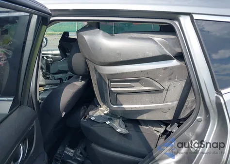 2020 Nissan Rogue Sv Intelligent Awd z USA, uszkodzony, nr VIN JN8AT2MV6LW108495